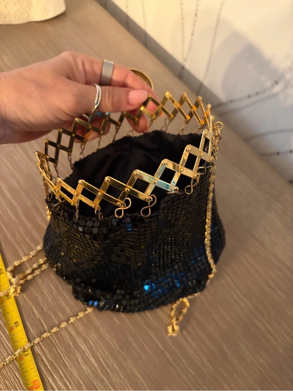 Vintage accordion-style black sequin gate-top handbag-clutch beggar’s/miser bag